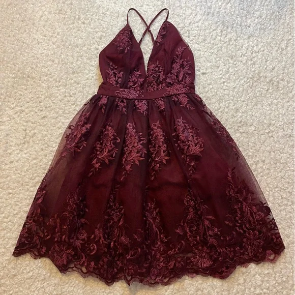 NWT Lulus A Love to Remember Wine Red Lace Backless Skater Dress - Size XS - Picture 6 of 11